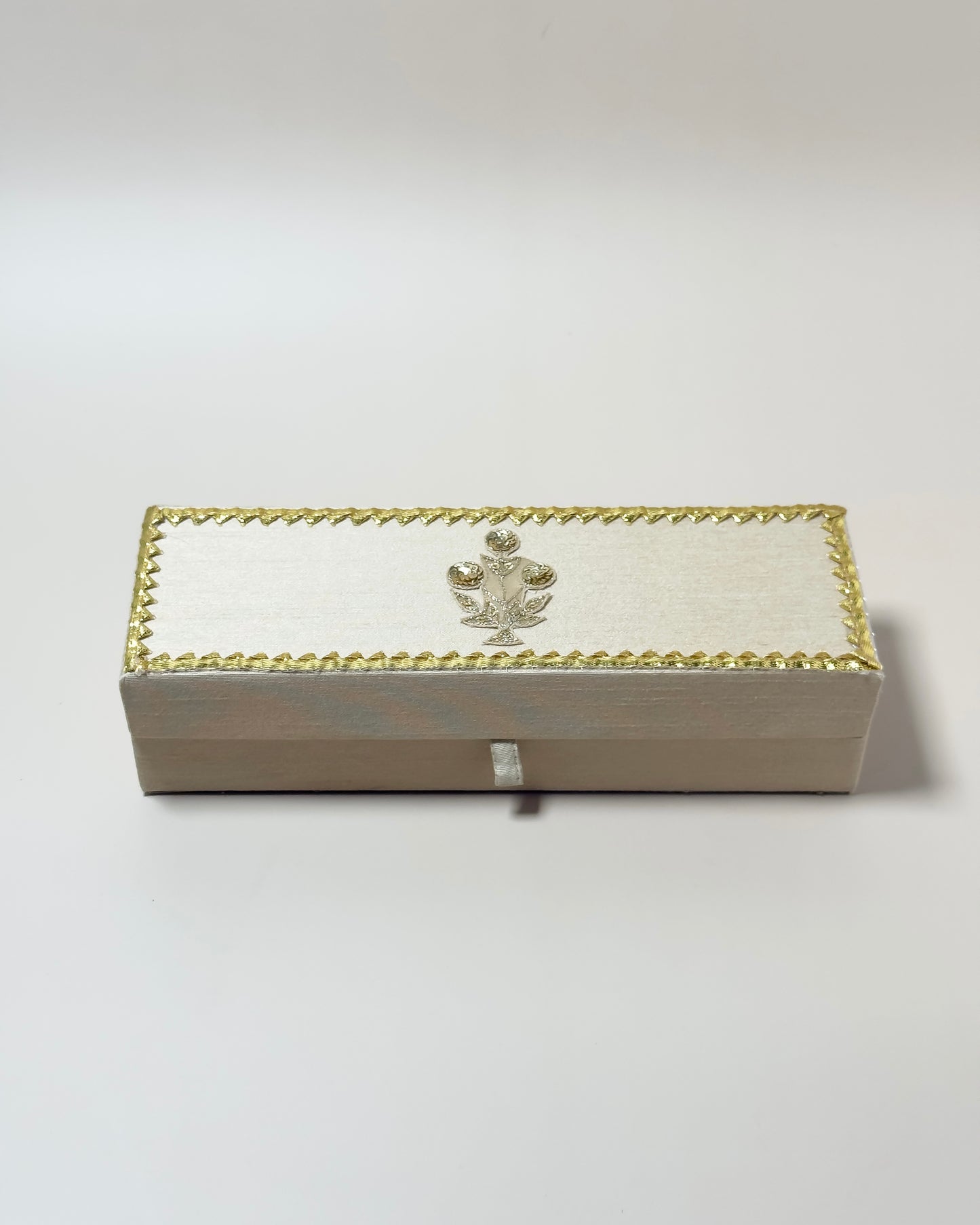 Gulzar Mangalsutra Box